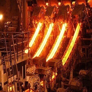 Similar continuous casting machines are used in the production of long precious metal strips of uniform width and thickness